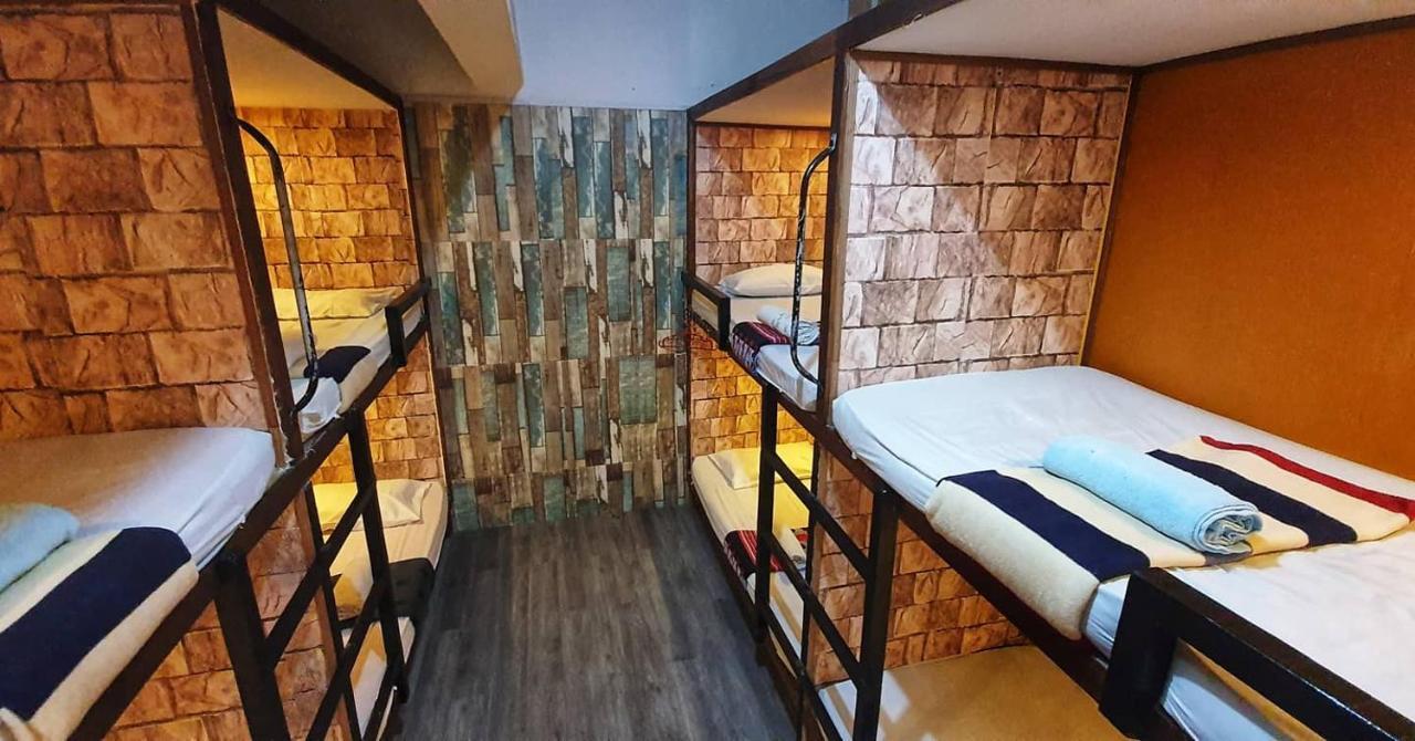 Escape Backpackers Kk Hostel Kota Kinabalu Exterior photo