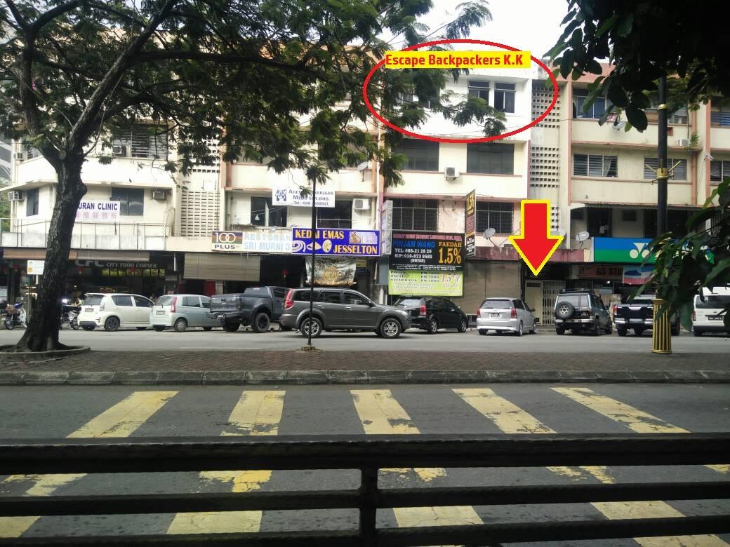 Escape Backpackers Kk Hostel Kota Kinabalu Exterior photo
